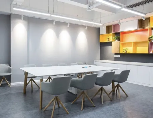 Mesa de Reunião Play 2400x1000x740mm – Pernas Madeira Maciça