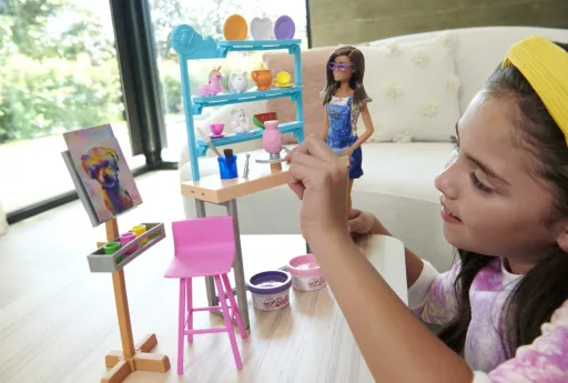 BARBIE - Boneca Barbie e Estúdio de Arte HCM85